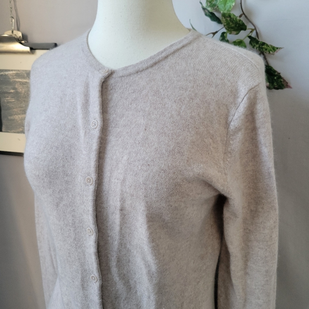 Garnet Hill Essential Cashmere Retro Cardigan Sweater Oatmeal Heather XS - Picture 6 of 14